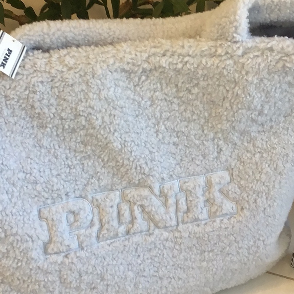 ‘PINK’ Baby Blue Sherpa Tote NWT - Picture 2 of 9